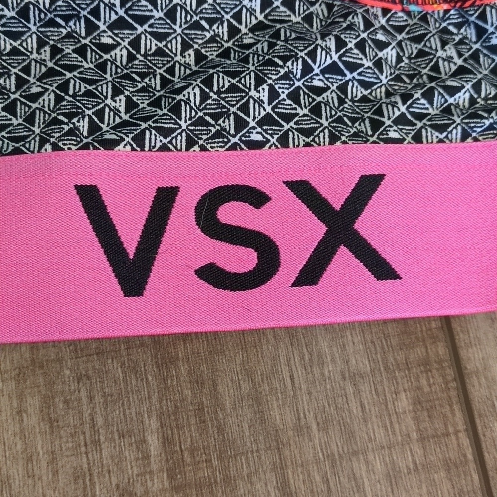 VSX sports bra size medium - Picture 4 of 6